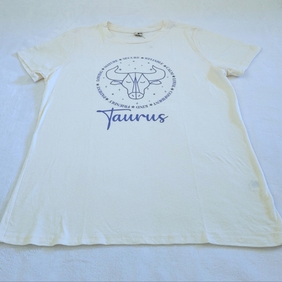 LE life elsewhere Taurus♉ Zodiac Tee👕 - Picture 11 of 12